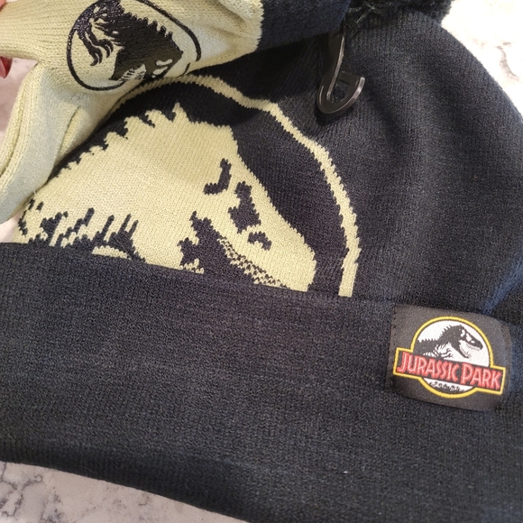 Jurassic Park Cold Weather Hat and Mittens Set Kids Unisex Universal NWT! - Picture 9 of 10